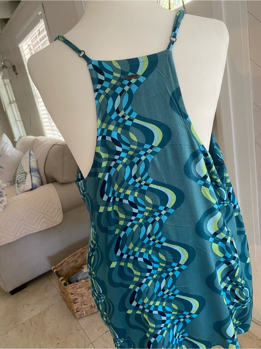 O'Neill Teal & Lime Geometric Tank. - Picture 4 of 4